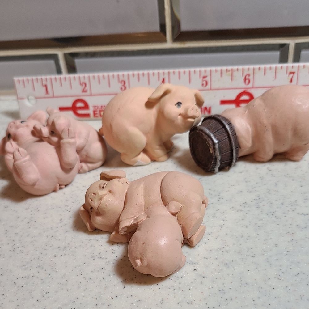 Vintage hand crafted  Pig Nursing Figure  (4pc set)